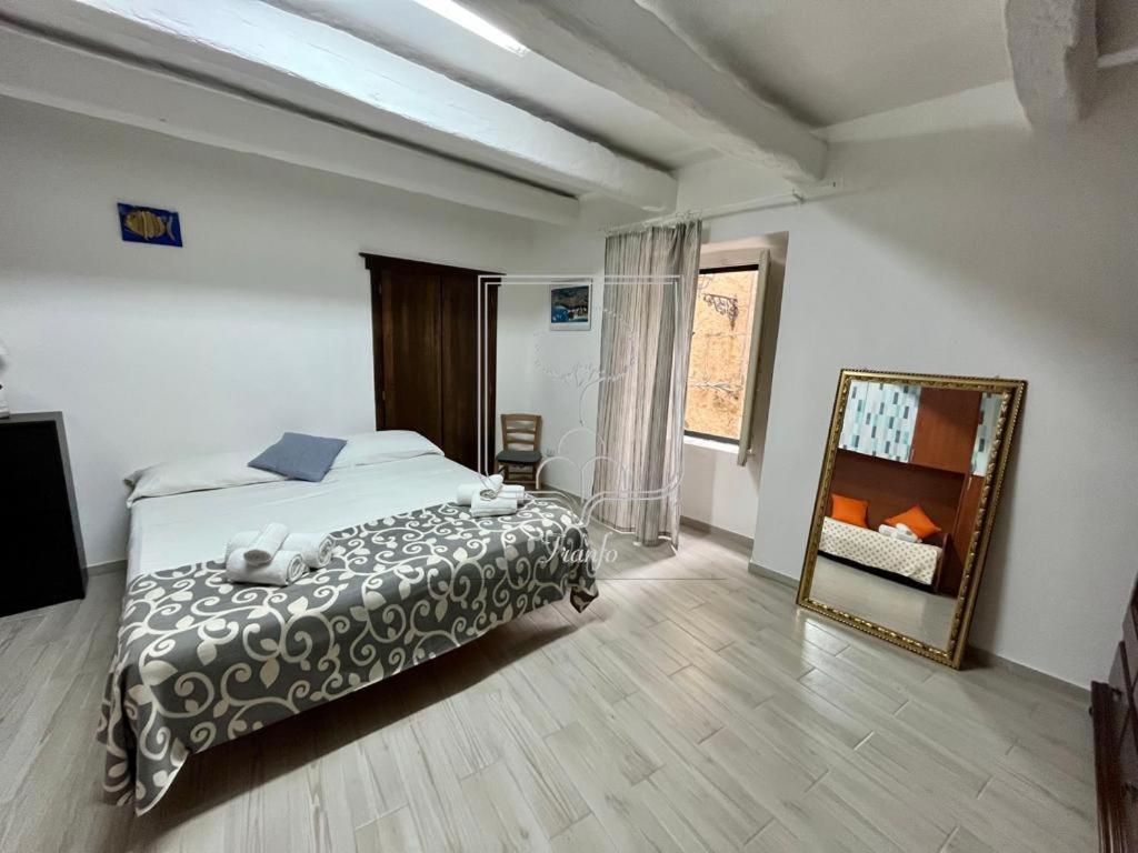 Apartamento Il Marchese Del Grillo Tropea Habitación foto