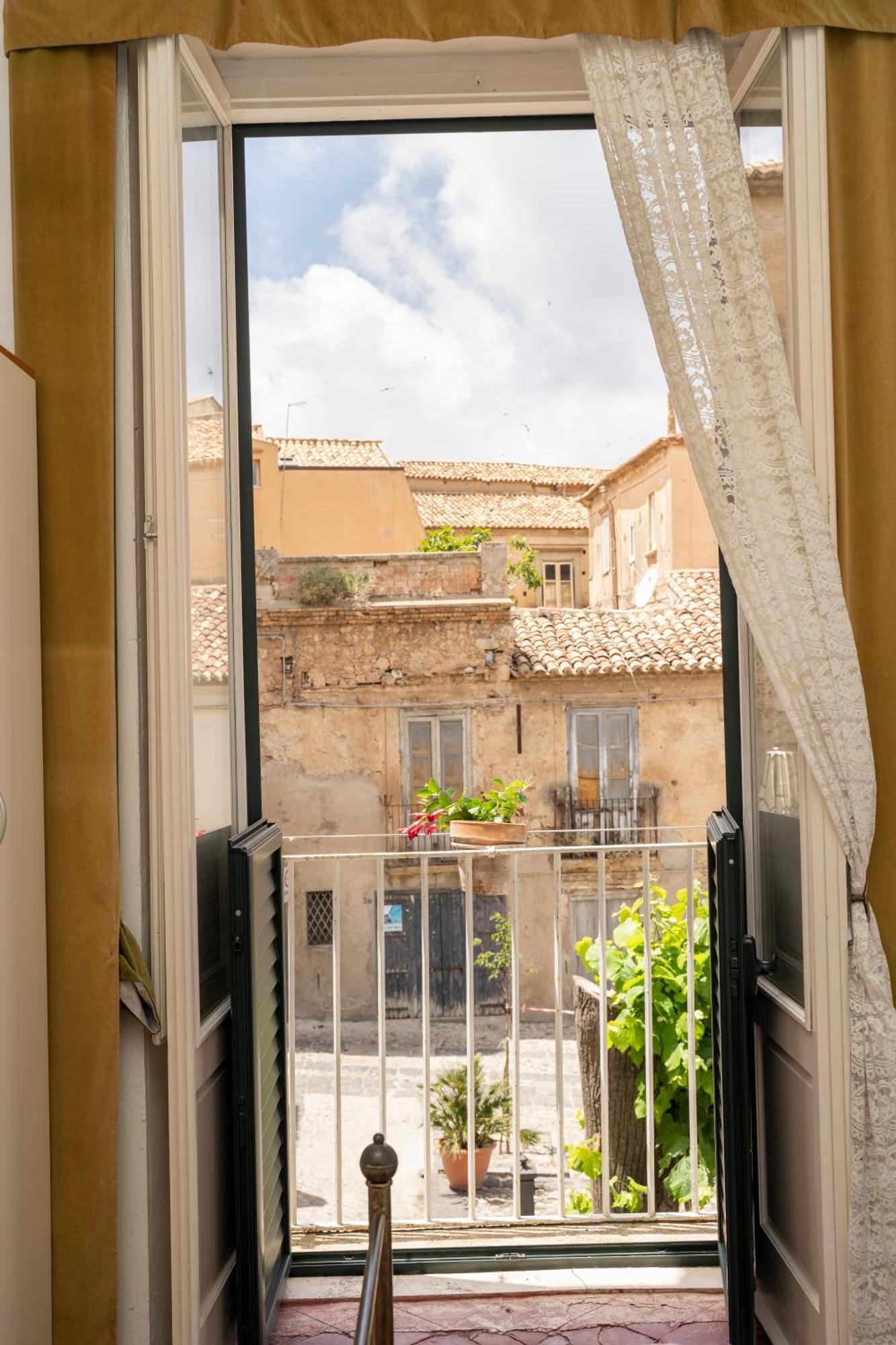 Apartamento Il Marchese Del Grillo Tropea Habitación foto